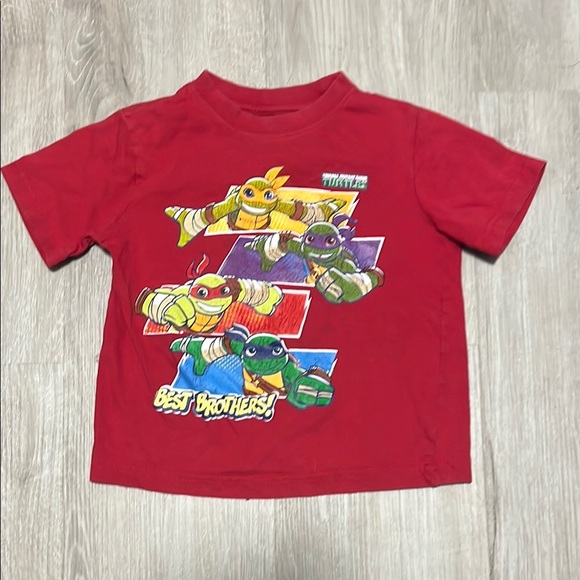 Red Teenage Mutant Ninja Turtles T-Shirt - Picture 1 of 1